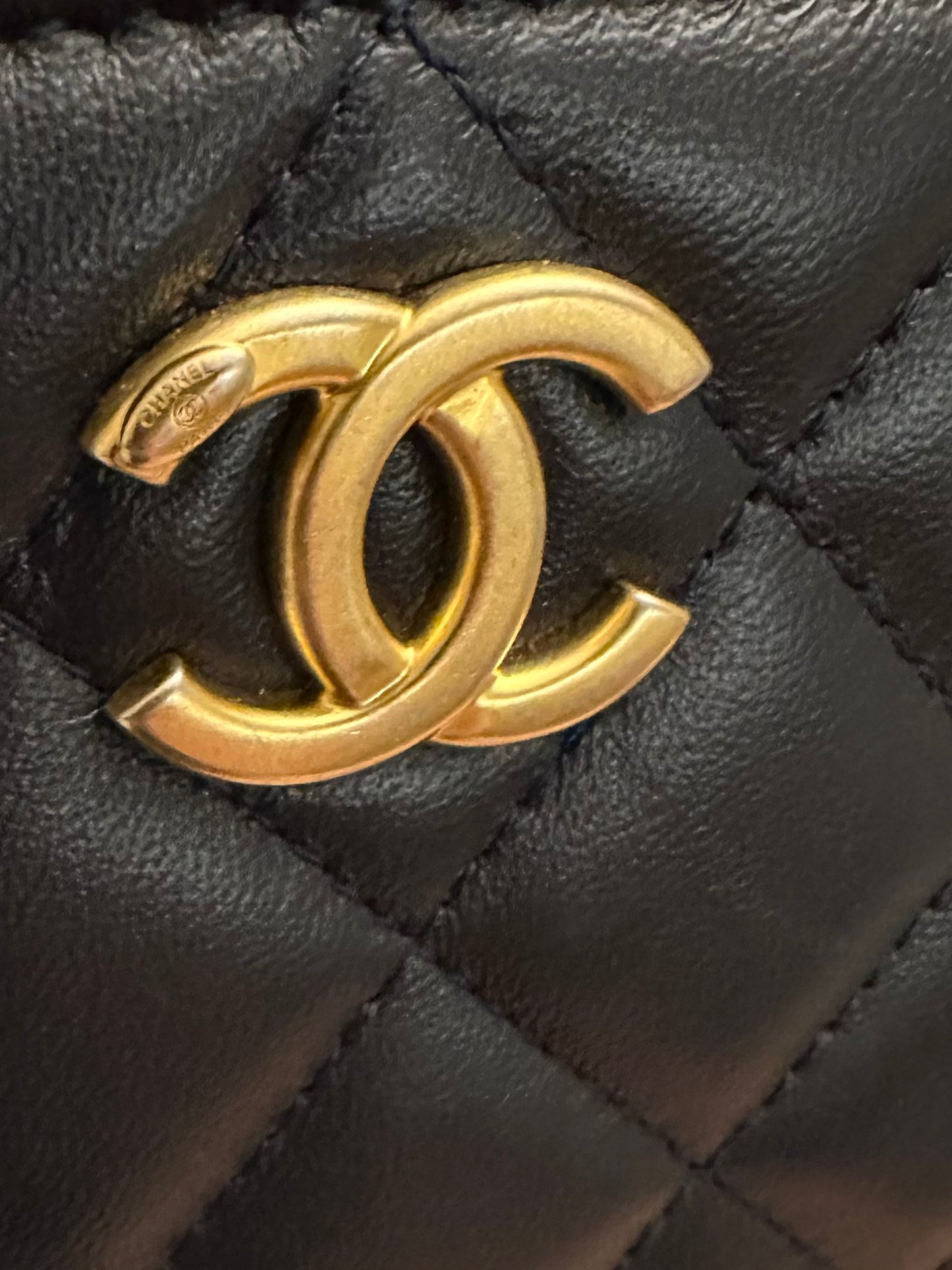 Chanel Top Handle Vanity Case Woven Chain Quilted Lambskin Black Gold Small 22K