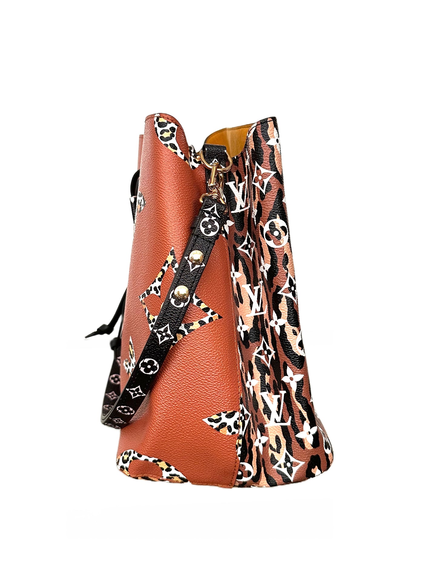 Louis Vuitton Jungle Monogram Giant NeoNoe MM Bucket Bag