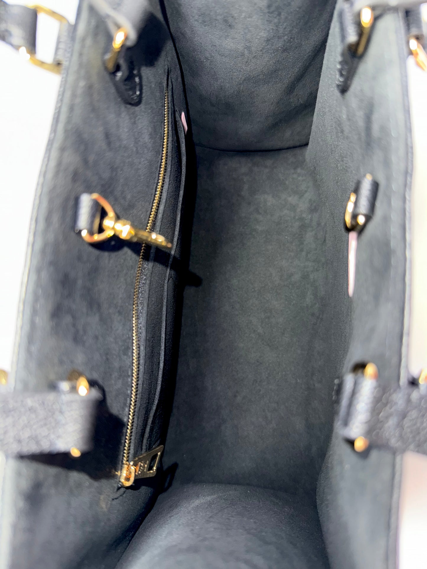 Louis Vuitton Yayoi Kusama OnTheGo MM Empreinte Black Flowers Butterflies