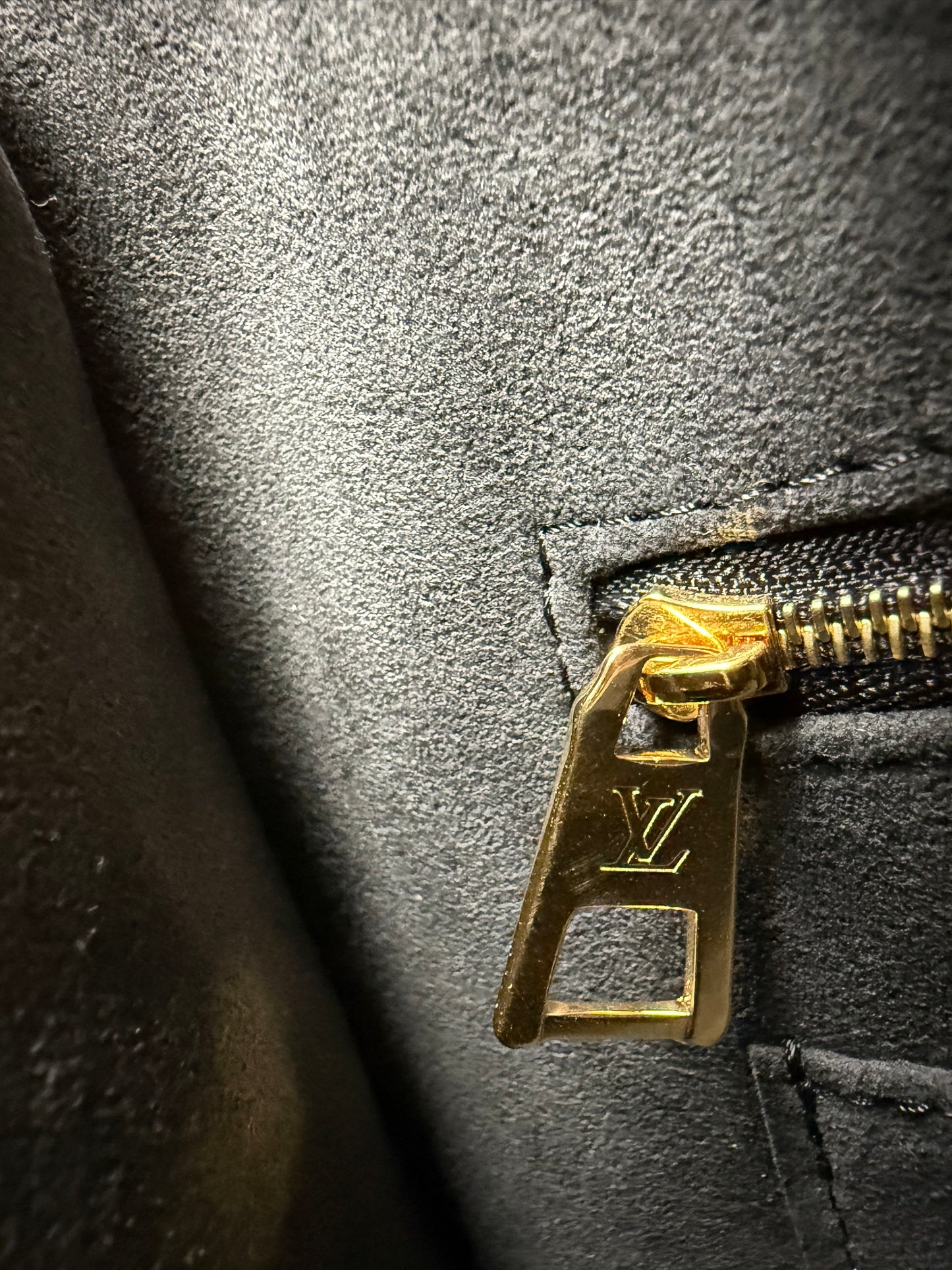 Louis Vuitton Yayoi Kusama OnTheGo MM Empreinte Black Flowers Butterflies