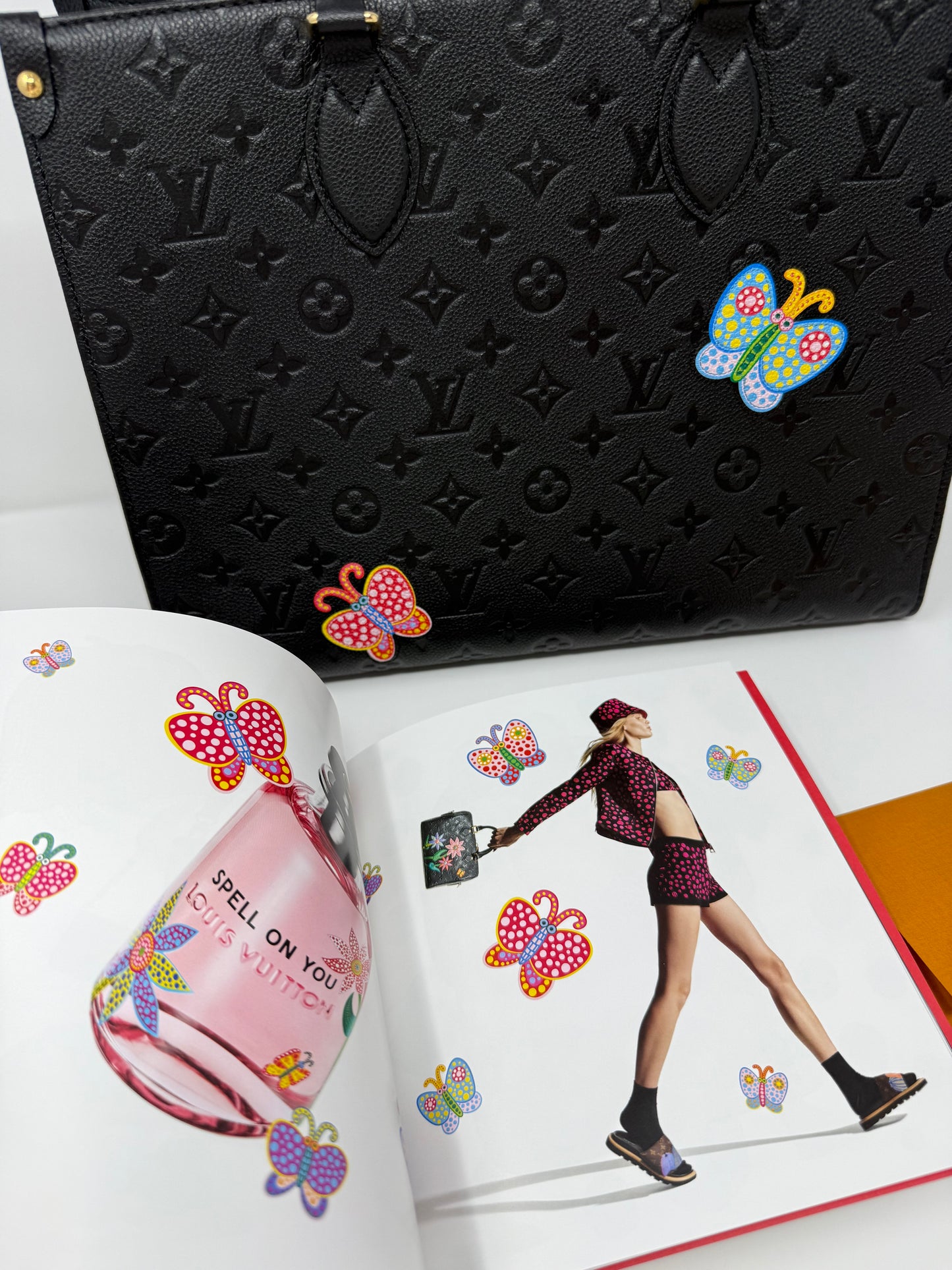 Louis Vuitton Yayoi Kusama OnTheGo MM Empreinte Black Flowers Butterflies