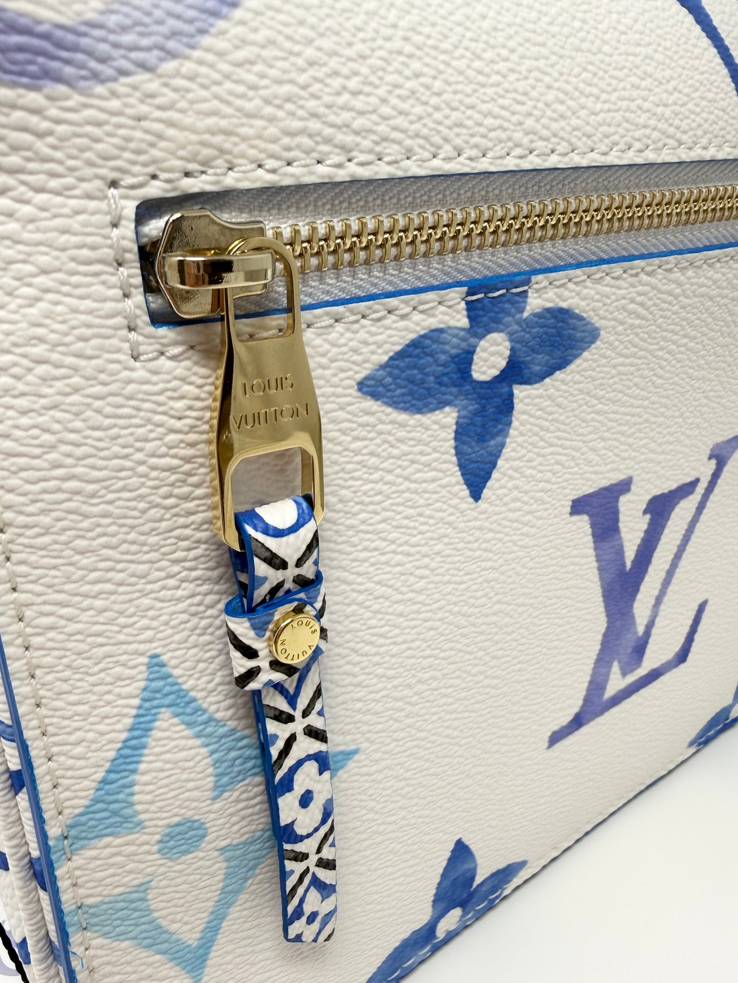Louis Vuitton By The Pool Pochette Metis MM Blue