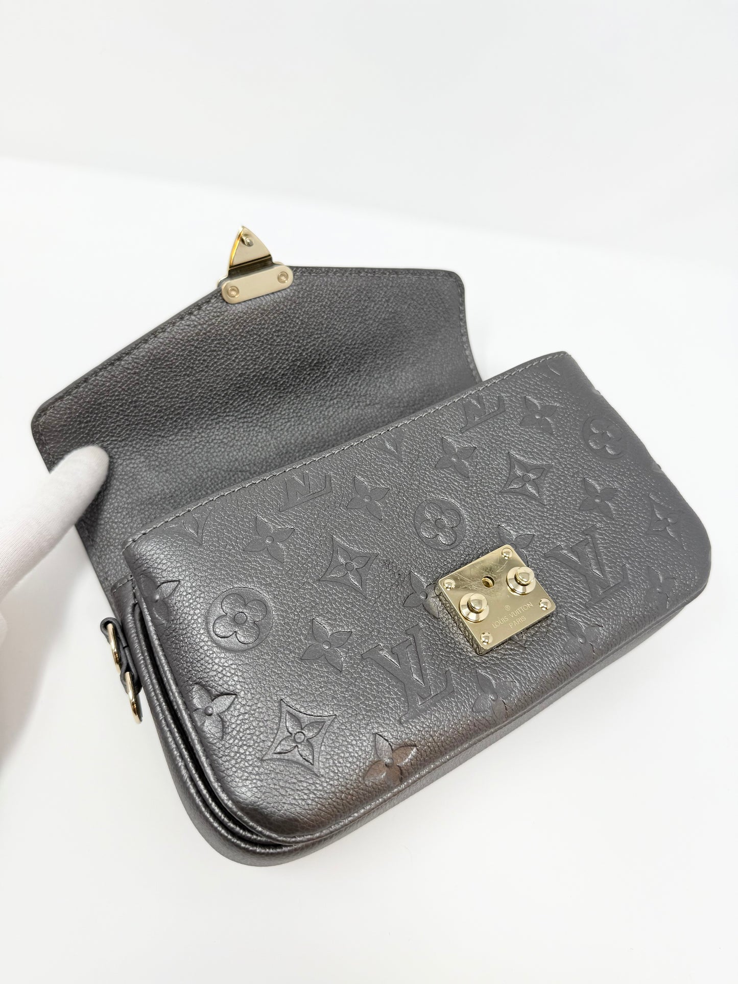 Louis Vuitton Shimmery Empreinte LV Ski Pochette Metis East West Gun Metal