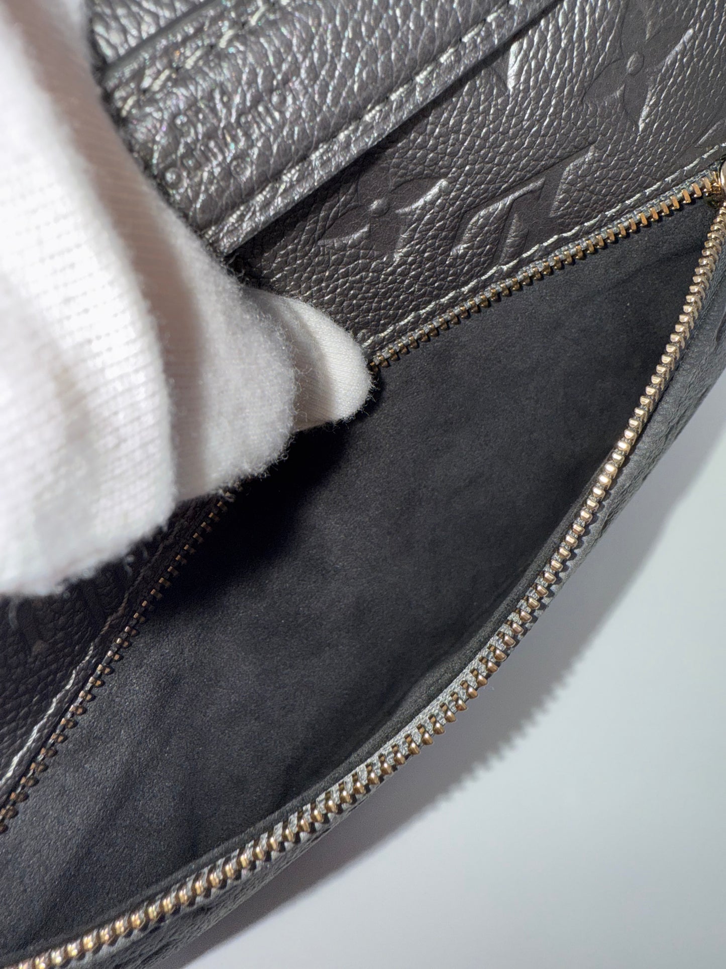 Louis Vuitton Shimmery Empreinte LV Ski Pochette Metis East West Gun Metal