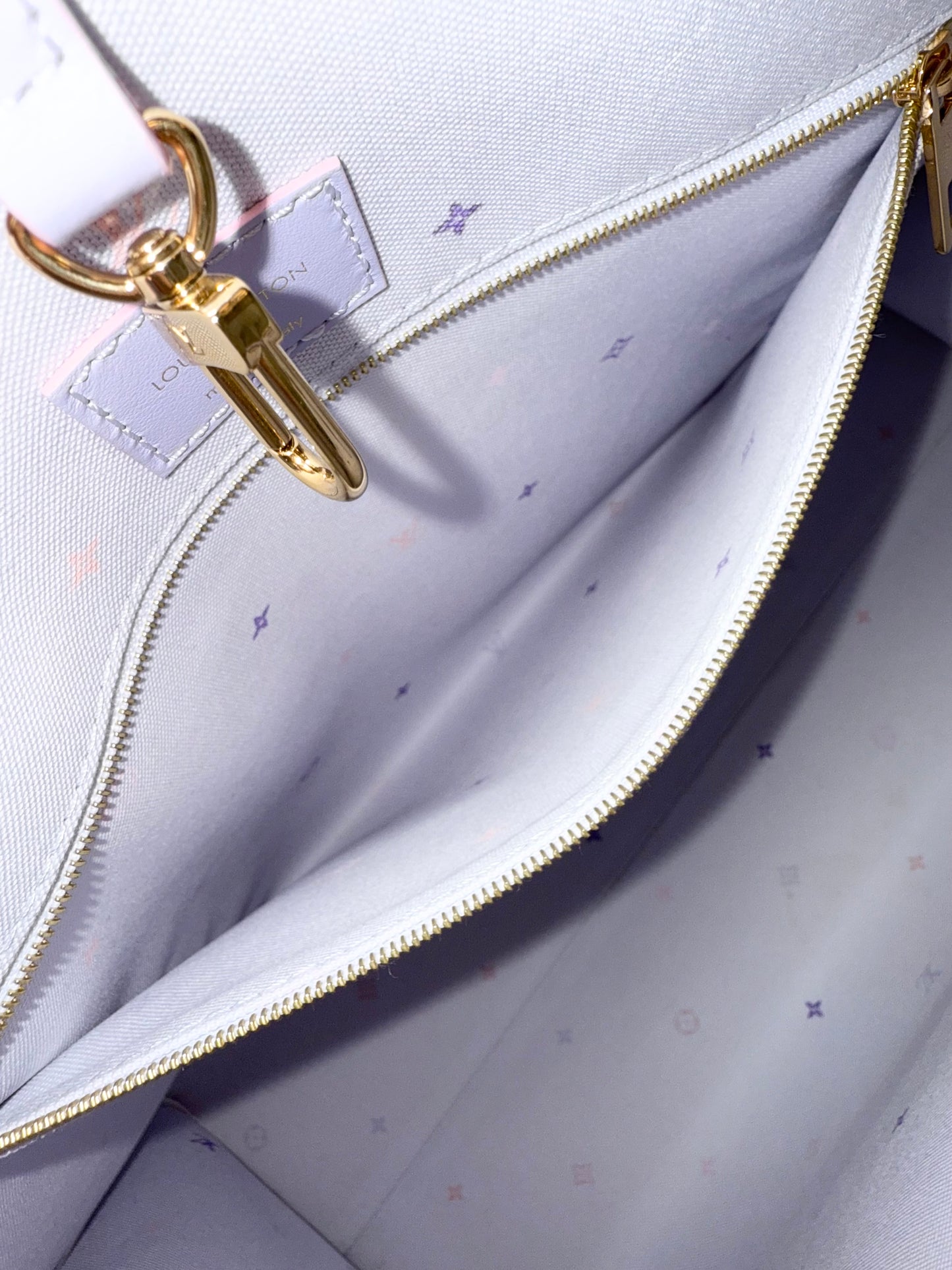 Louis Vuitton Monogram Giant Spring In The City OnTheGo GM Sunrise Pastel