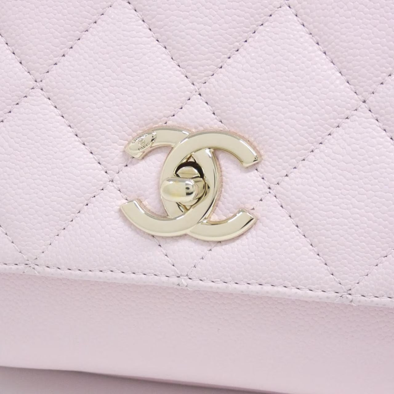 CHANEL Caviar Quilted Medium Business Affinity Flap Light Sakura Rose Pink