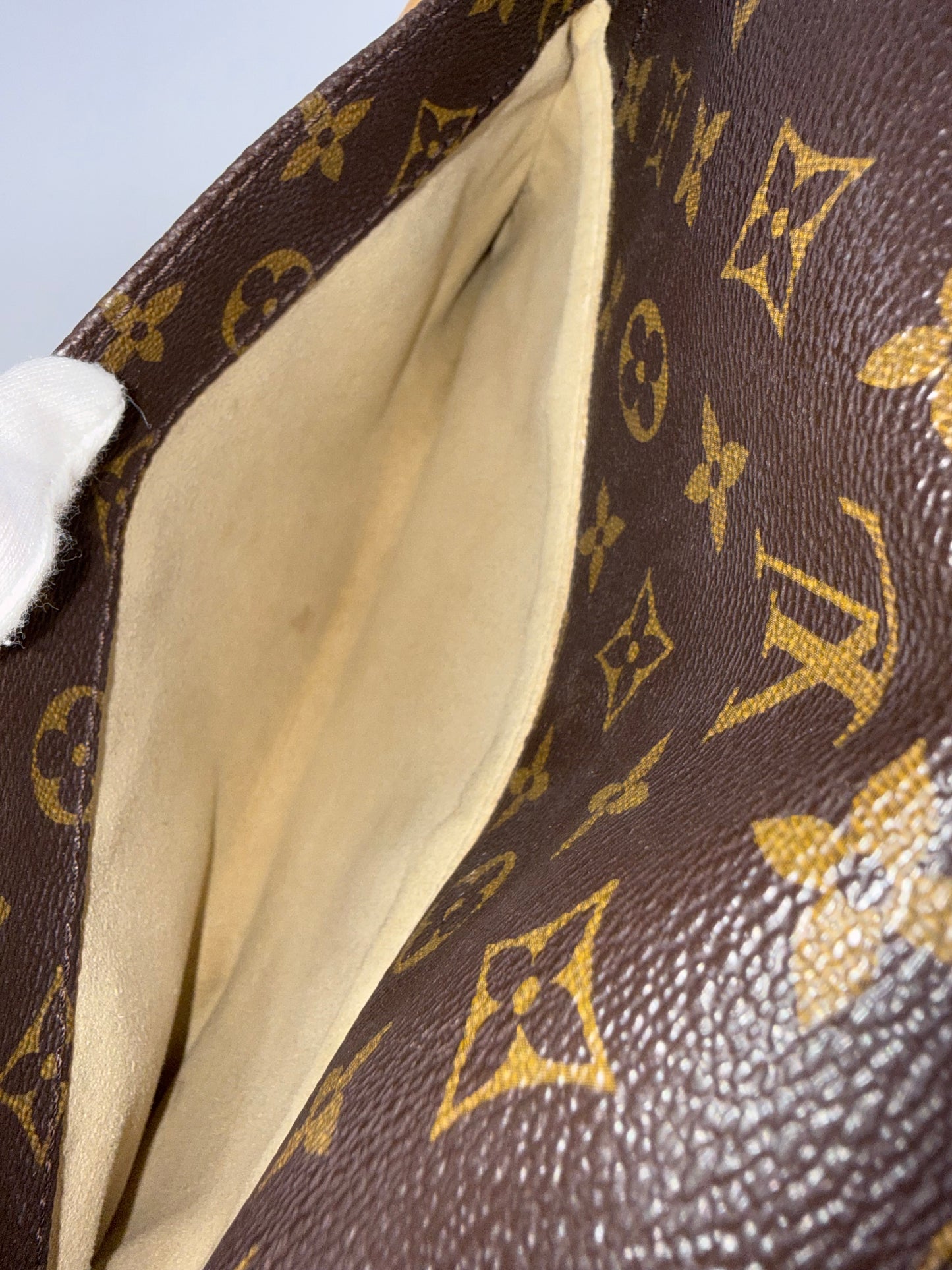 Louis Vuitton Beverly MM Monogram Brown Handbag
