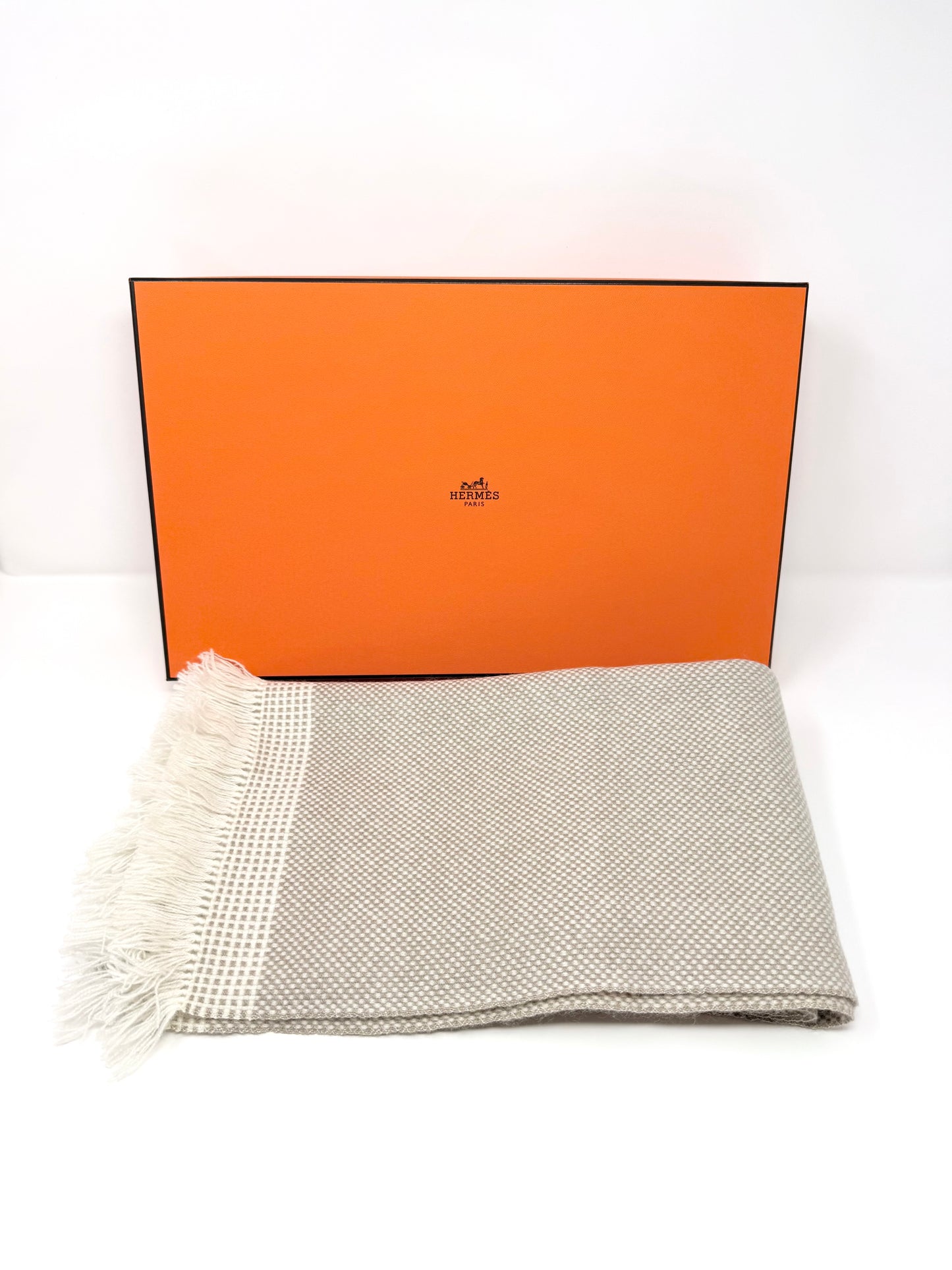 Hermes 100% Cashmere Warm Fringe Scarf Light Grey Brown White