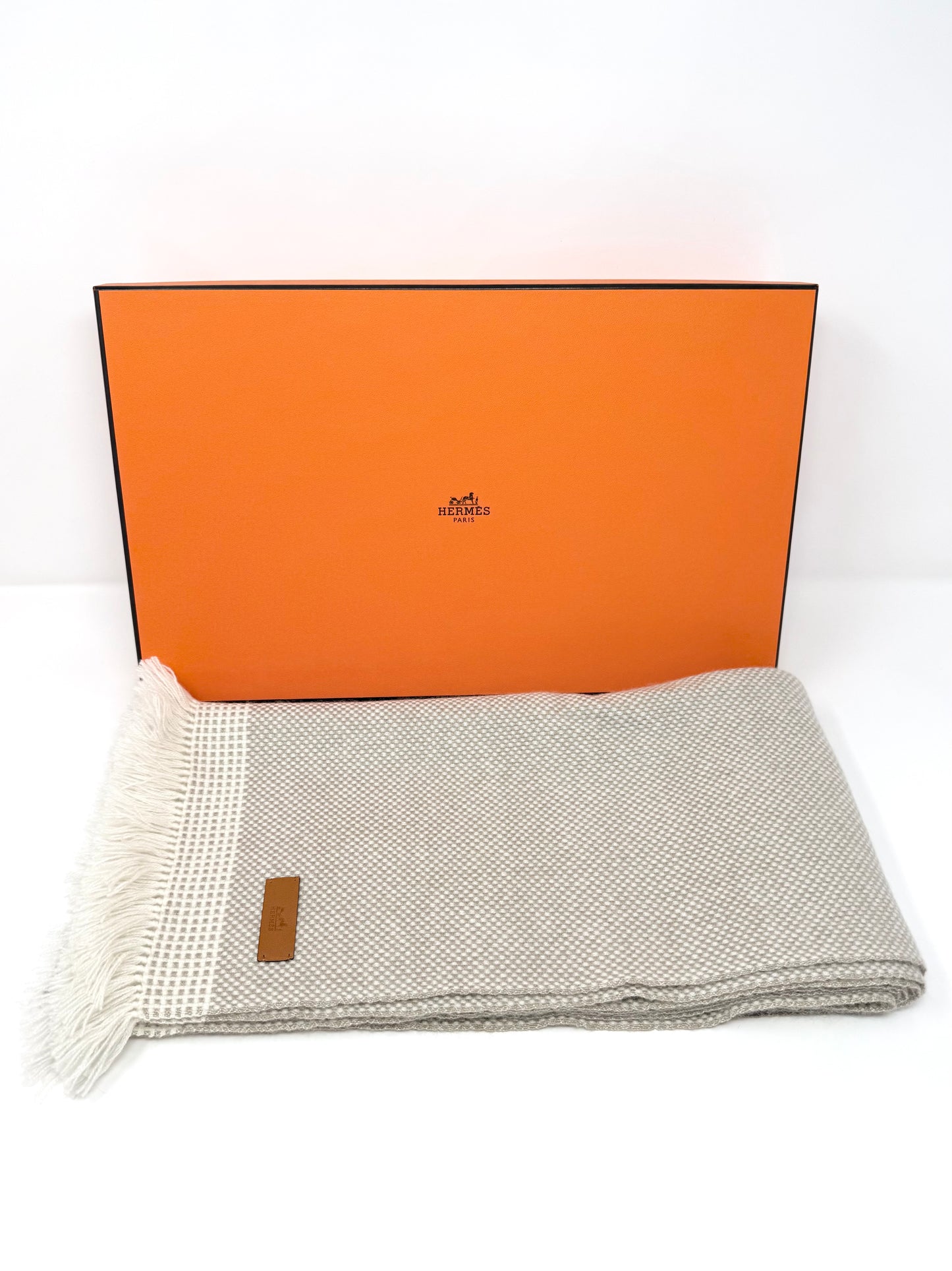 Hermes 100% Cashmere Warm Fringe Scarf Light Grey Brown White