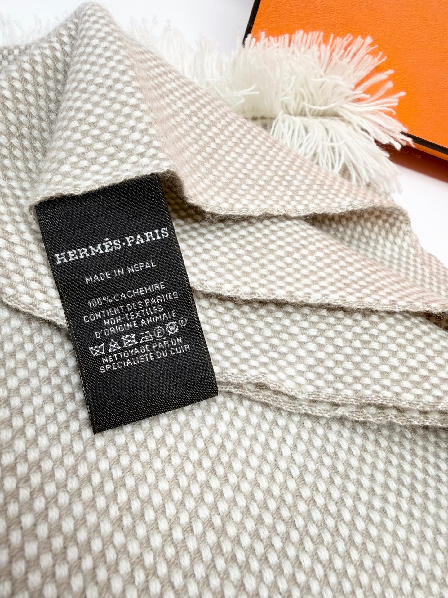 Hermes 100% Cashmere Warm Fringe Scarf Light Grey Brown White
