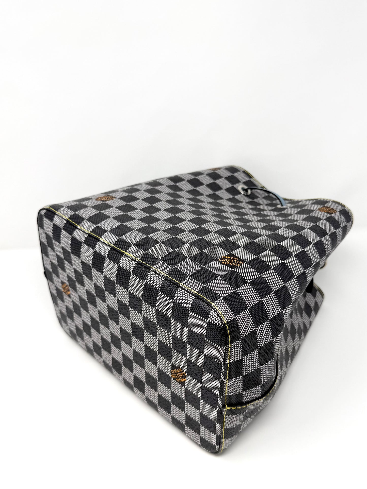 Louis Vuitton Damier Noir NeoNoe MM Tricolor Nicolas Ghesquiere