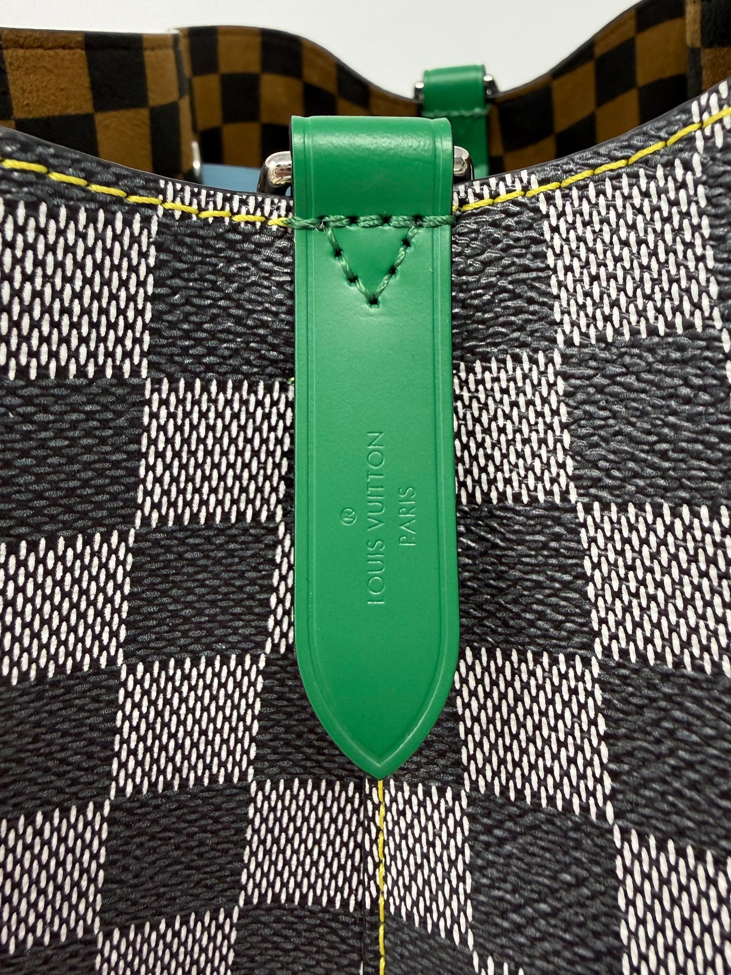Louis Vuitton Damier Noir NeoNoe MM Tricolor Nicolas Ghesquiere