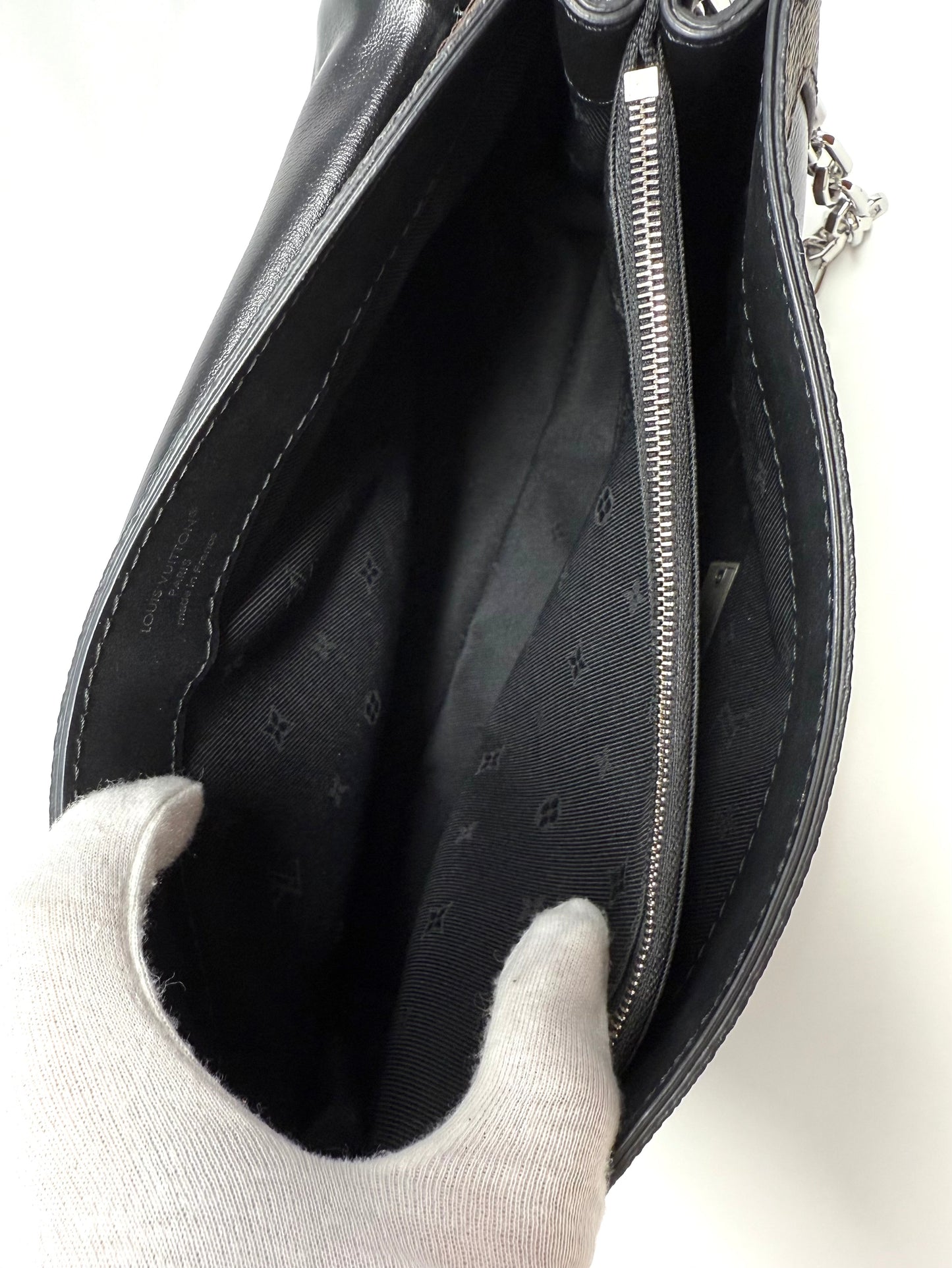 Louis Vuitton Dauphine Soft Vibe MM Black Silver