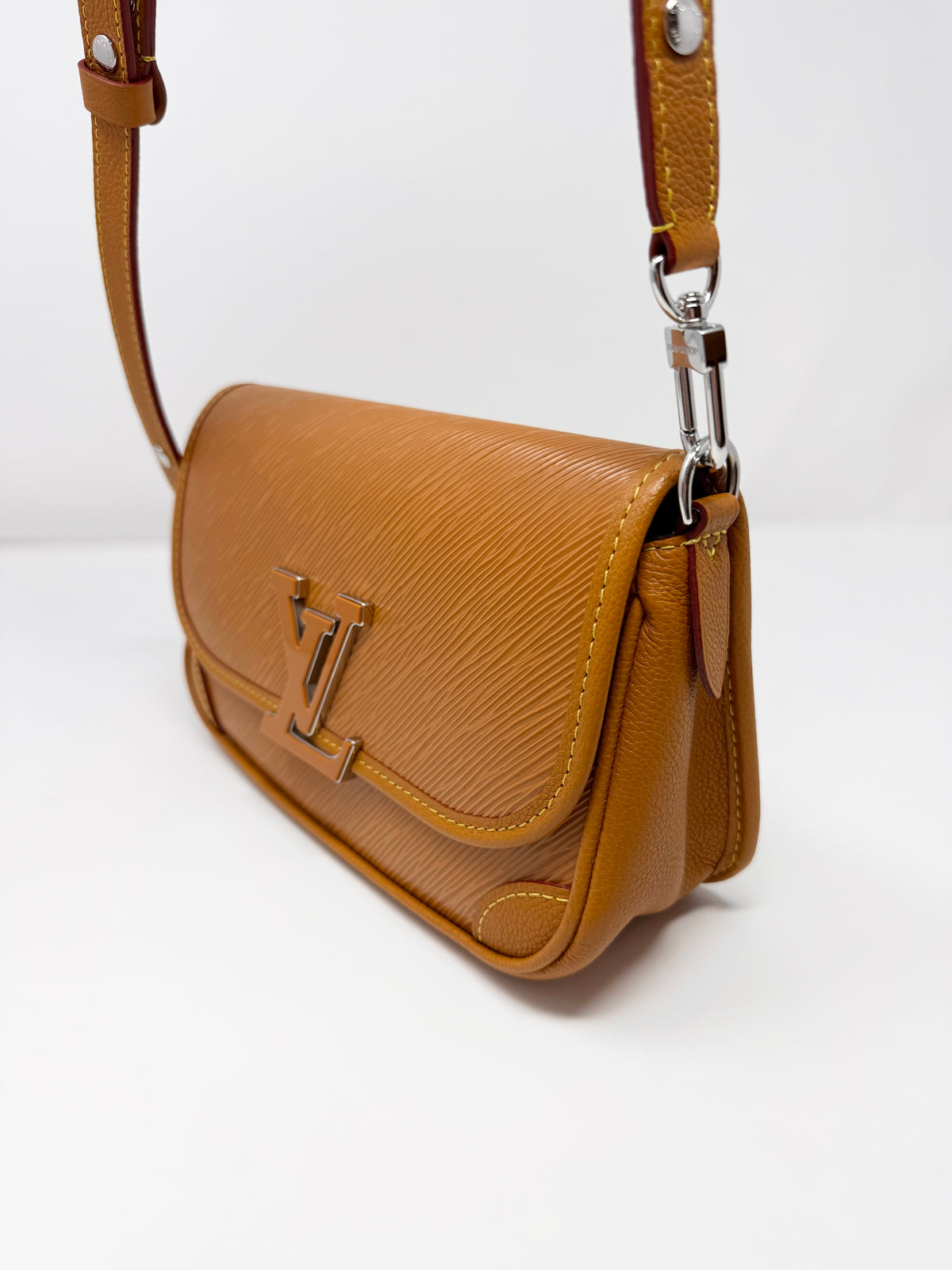 Louis Vuitton Buci Gold Honey Cognac Brown Epi Leather Shoulder Crossbody