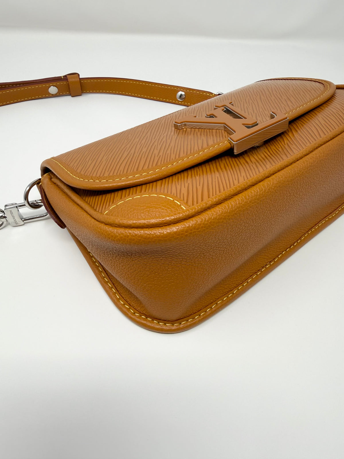 Louis Vuitton Buci Gold Honey Cognac Brown Epi Leather Shoulder Crossbody