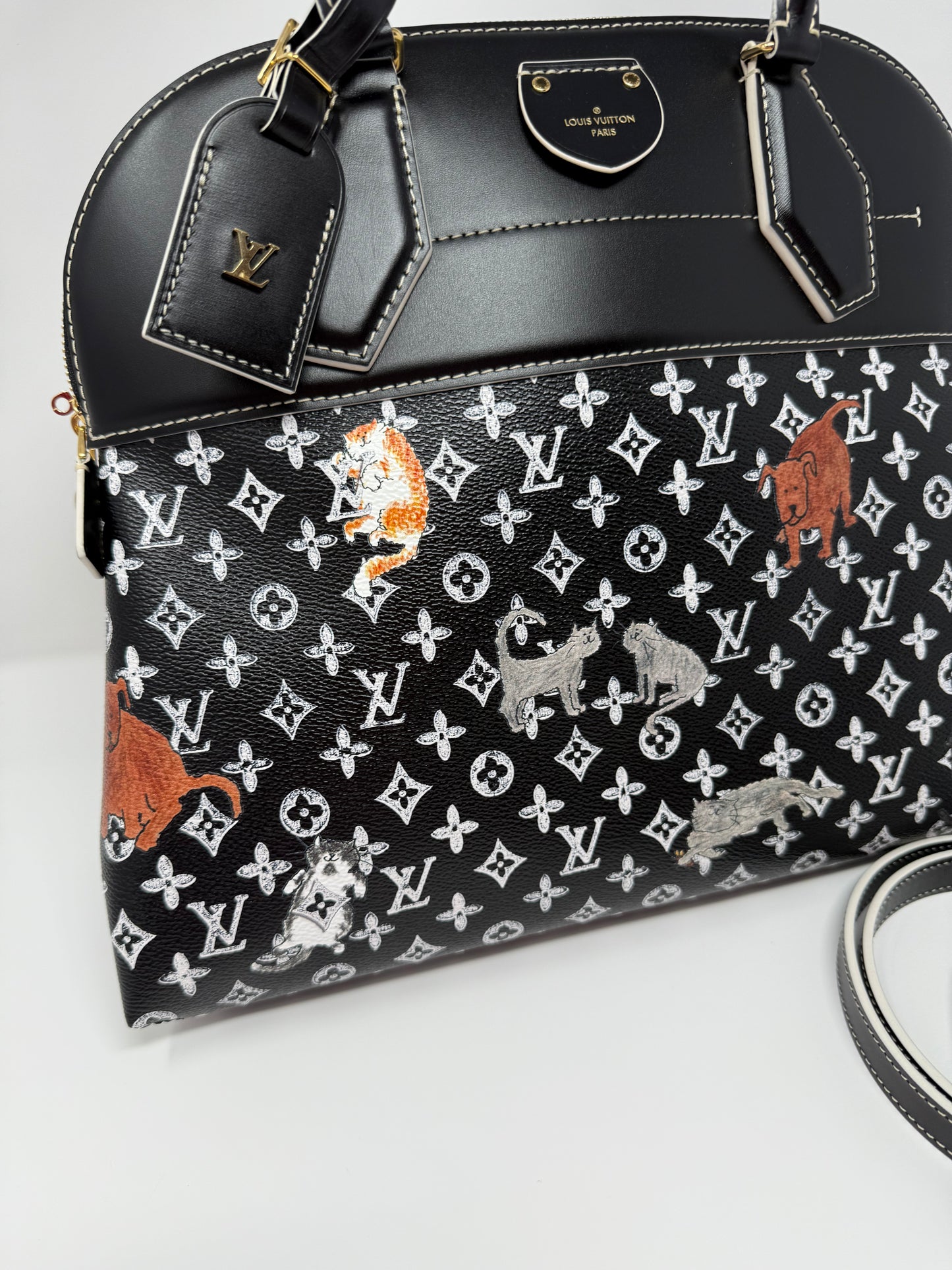 Louis Vuitton Grace Coddington Catogram Alma Souple Black