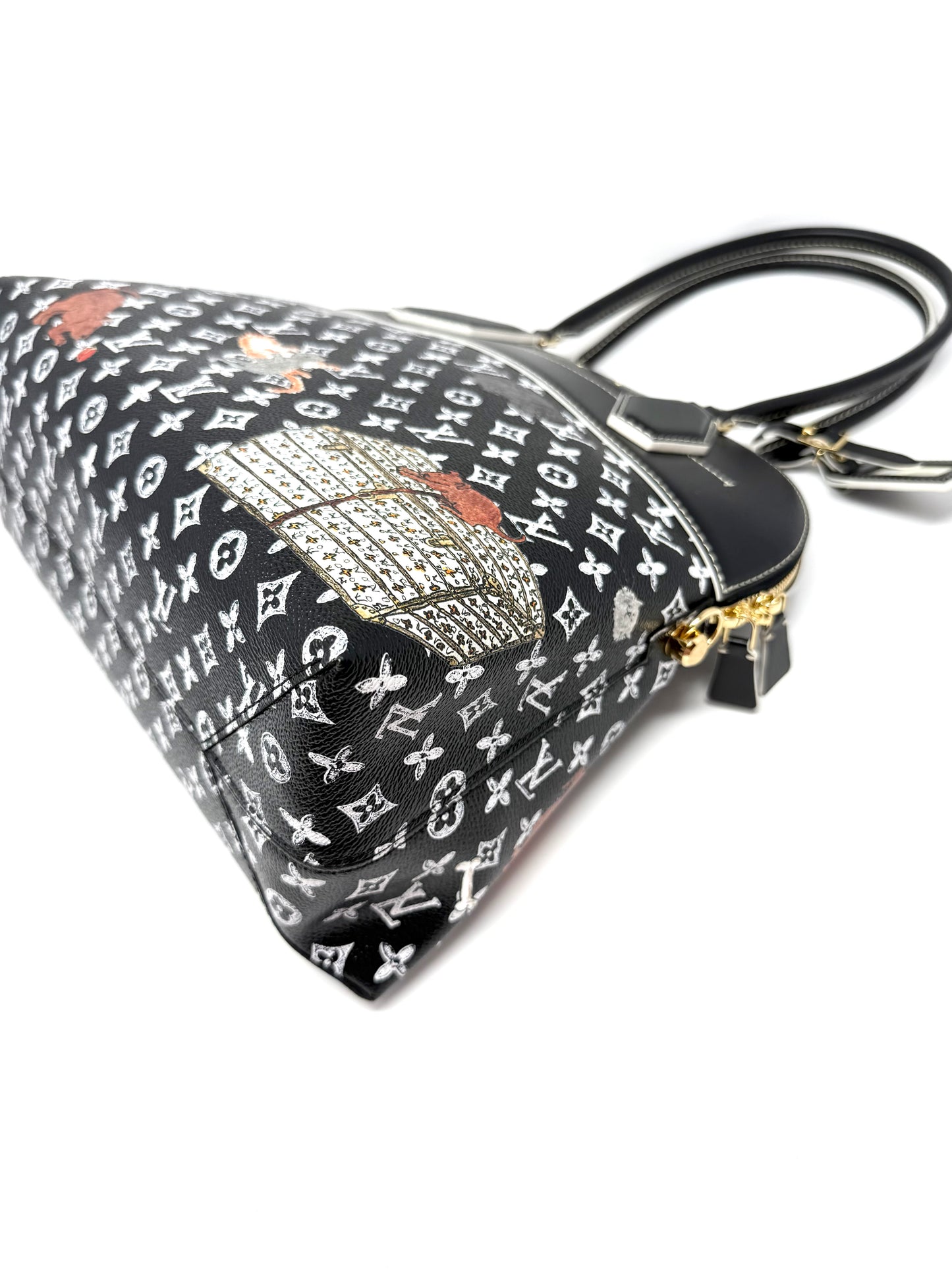 Louis Vuitton Grace Coddington Catogram Alma Souple Black