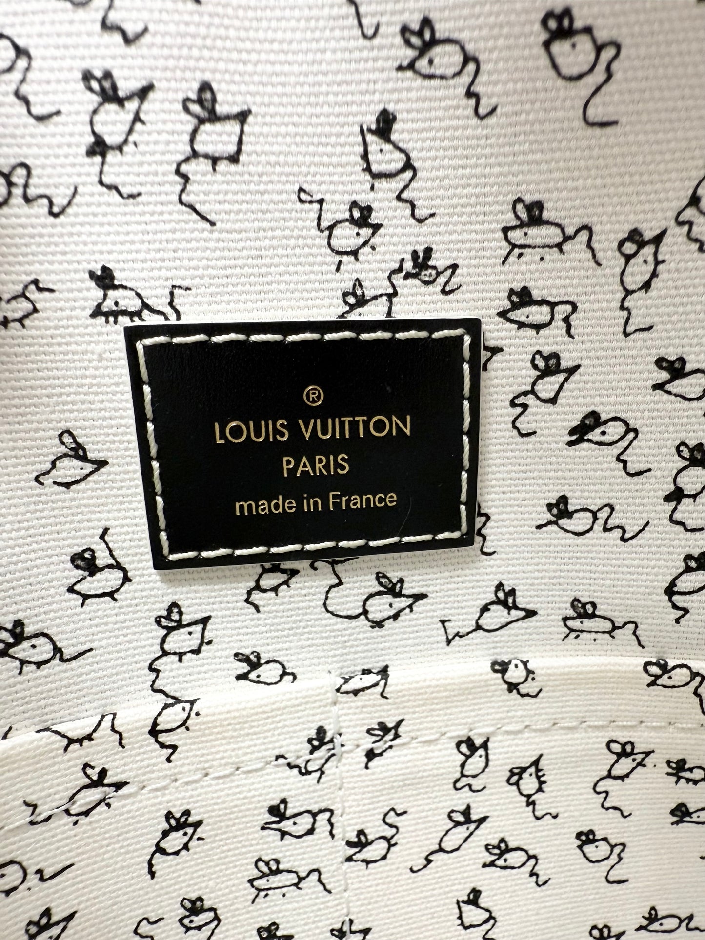 Louis Vuitton Grace Coddington Catogram Alma Souple Black
