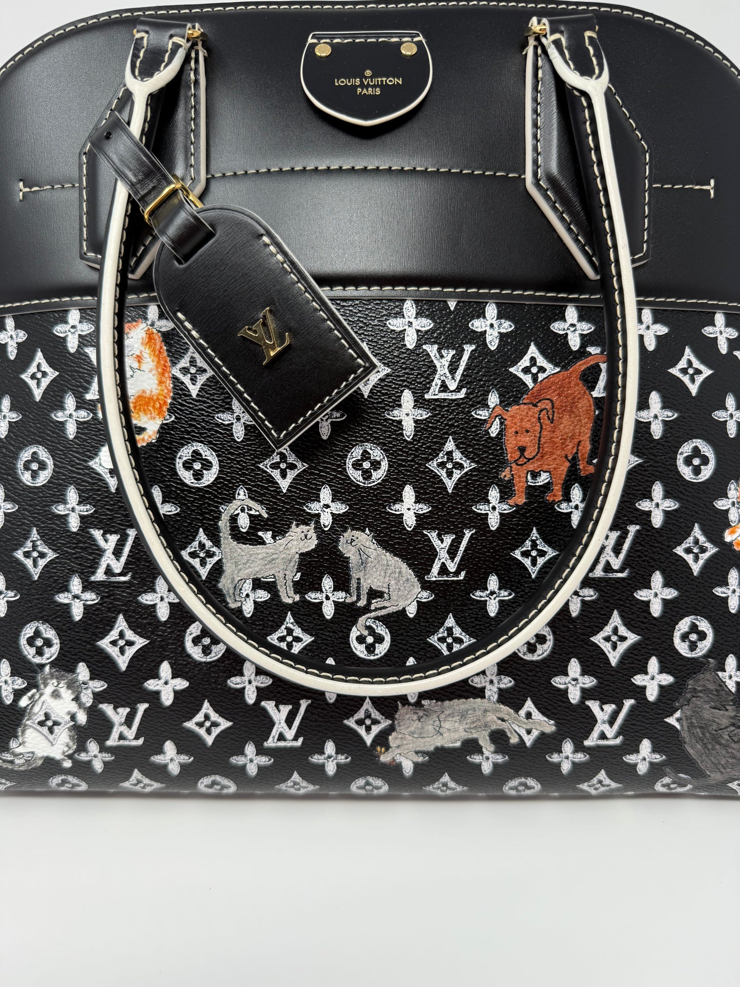 Louis Vuitton Grace Coddington Catogram Alma Souple Black