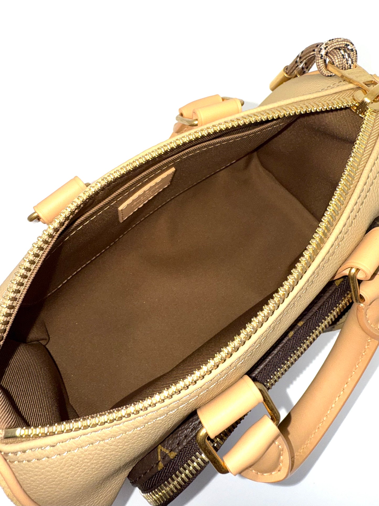 Louis Vuitton Keepall Cargo Bandouliere 25 Beige Khaki Monogam