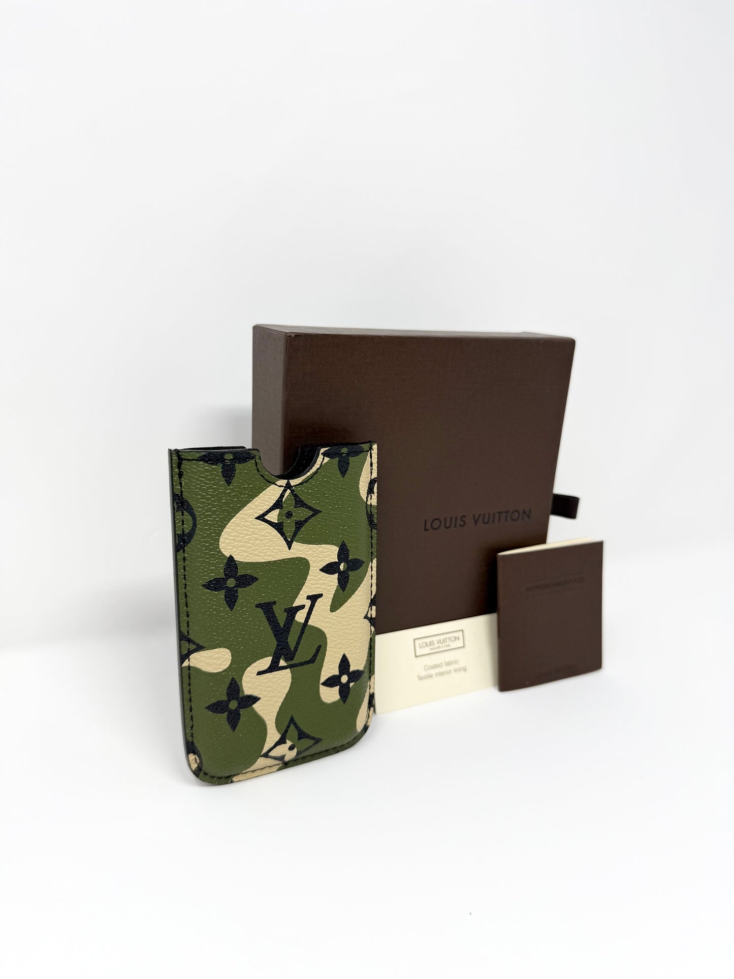 Louis Vuitton Takashi Murakami Monogramouflage Multifunctional iPod Case Card Holder