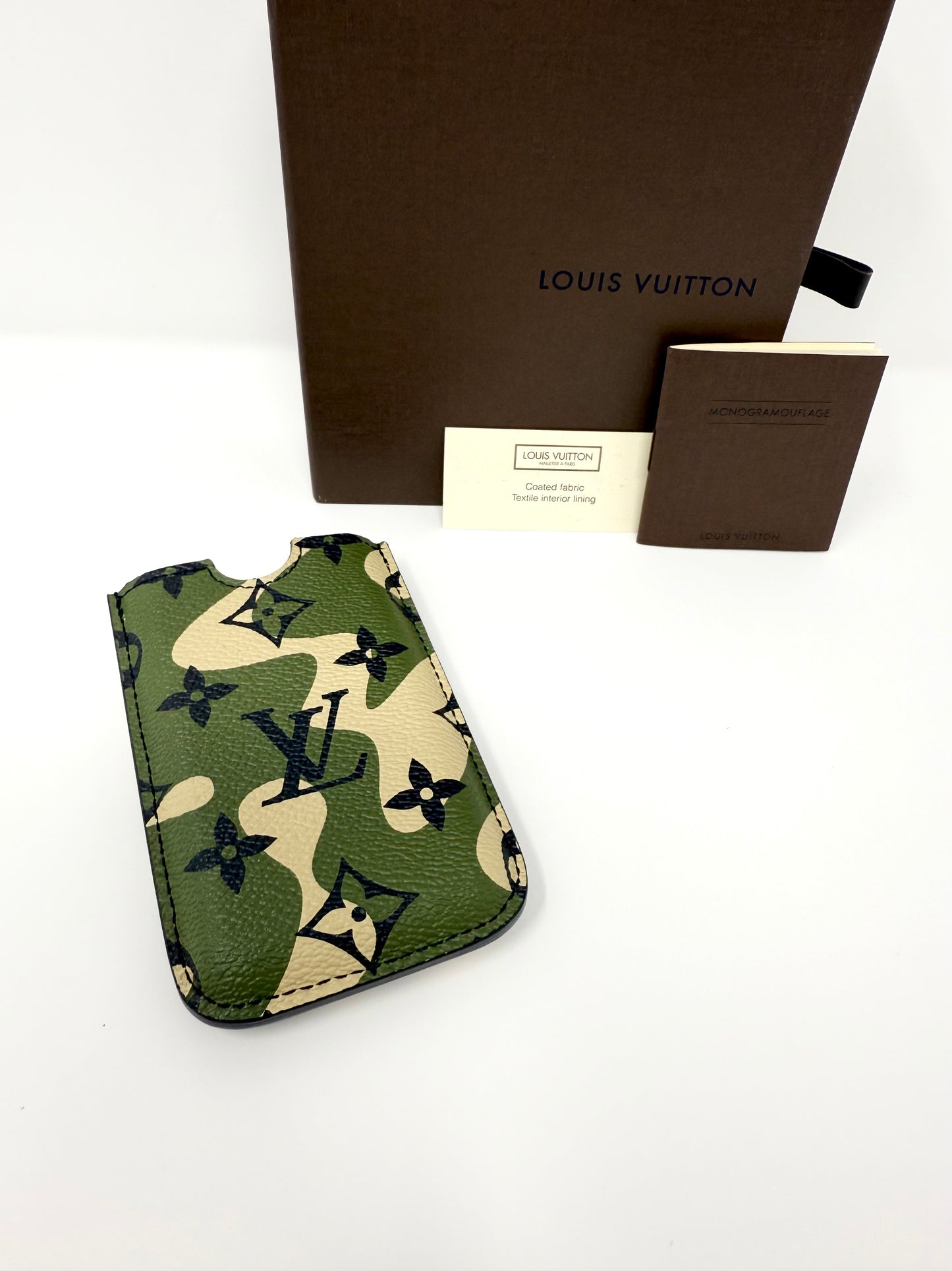 Louis Vuitton Takashi Murakami Monogramouflage Multifunctional iPod Case Card Holder