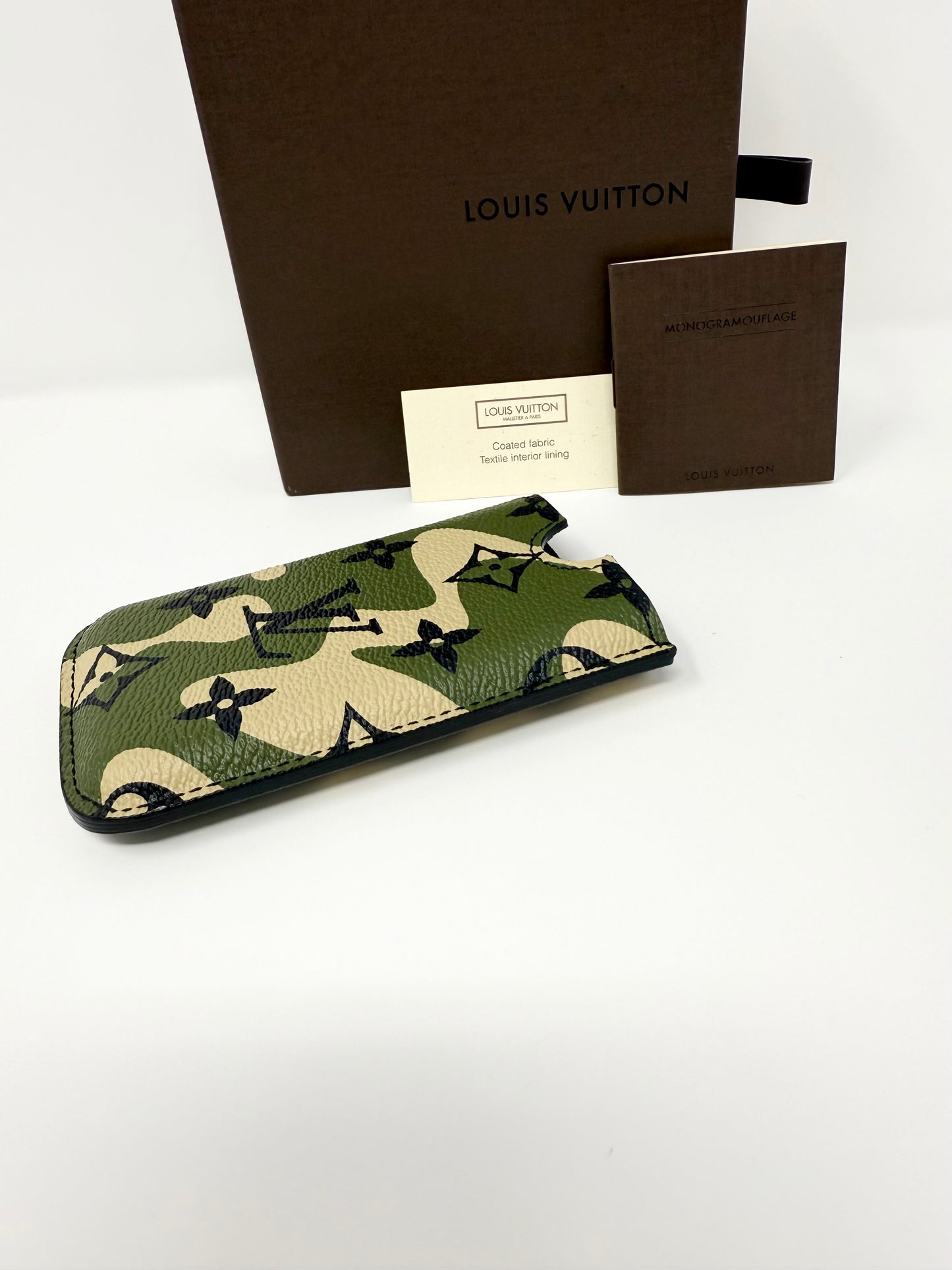 Louis Vuitton Takashi Murakami Monogramouflage Multifunctional iPod Case Card Holder